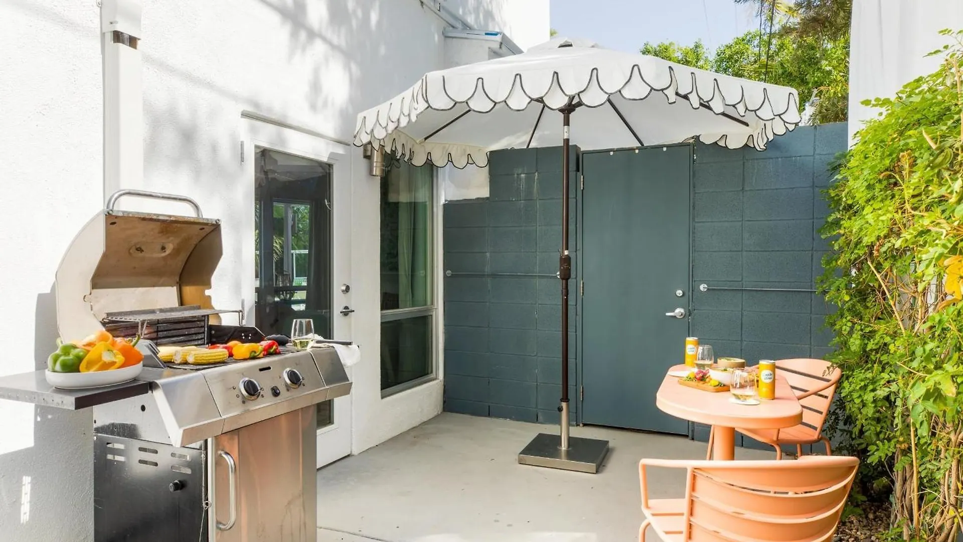 5 Private Rooms Sleeps 14 Wesley Studio Buyout Παλμ Σπρινγκς 0*,