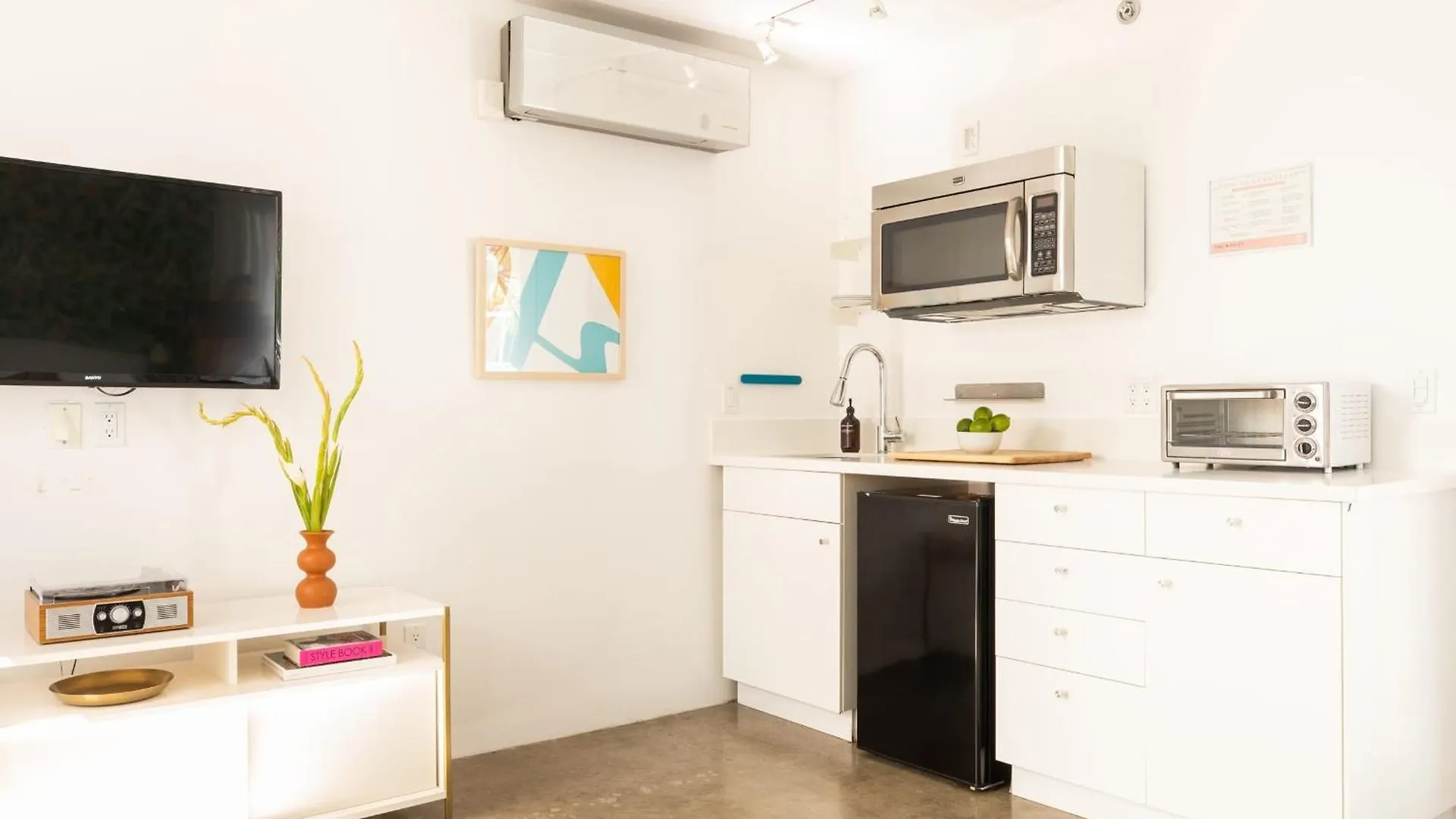 5 Private Rooms Sleeps 14 Wesley Studio Buyout Palm Springs 0*,  Estados Unidos